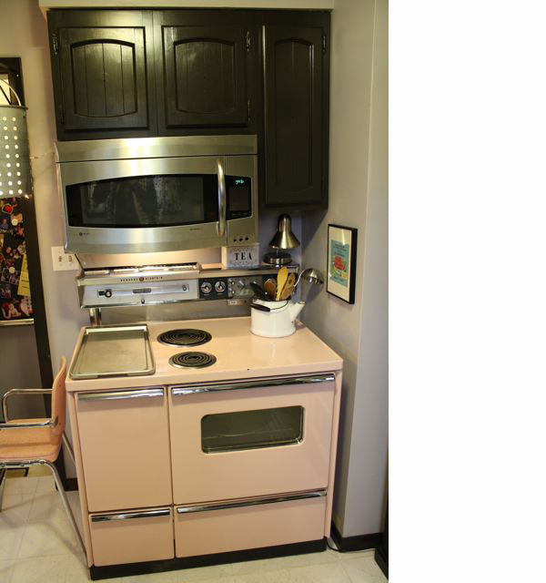 Pink Kitchen Stove 3 | the both and | shorts and longs | julie rybarczyk retro Pink Kitchen Stove 3 | the both and | shorts and longs | julie rybarczyk