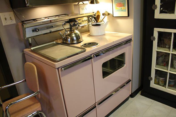 Pink Kitchen Stove | the both and | shorts and longs | julie rybarczyk retro Pink Kitchen Stove | the both and | shorts and longs | julie rybarczyk